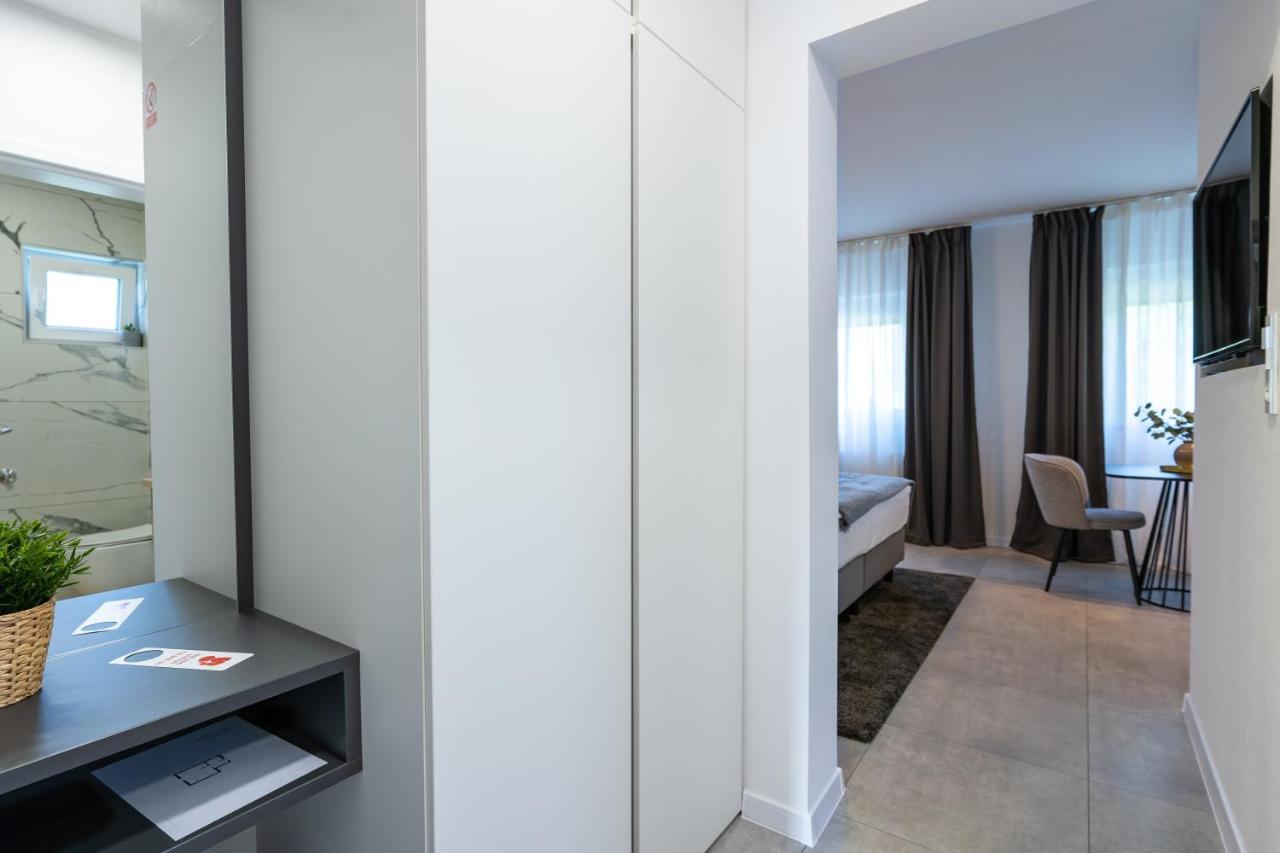 Apartments & Room Forest Слунь Екстер'єр фото