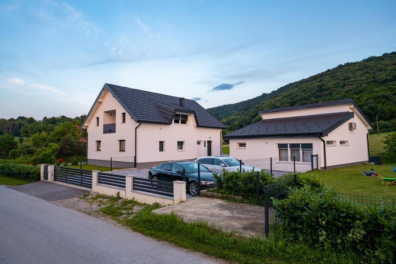 Apartments & Room Forest Слунь Екстер'єр фото