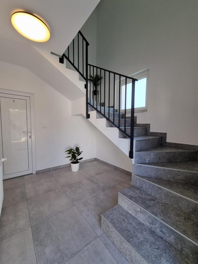 Apartments & Room Forest Слунь Екстер'єр фото