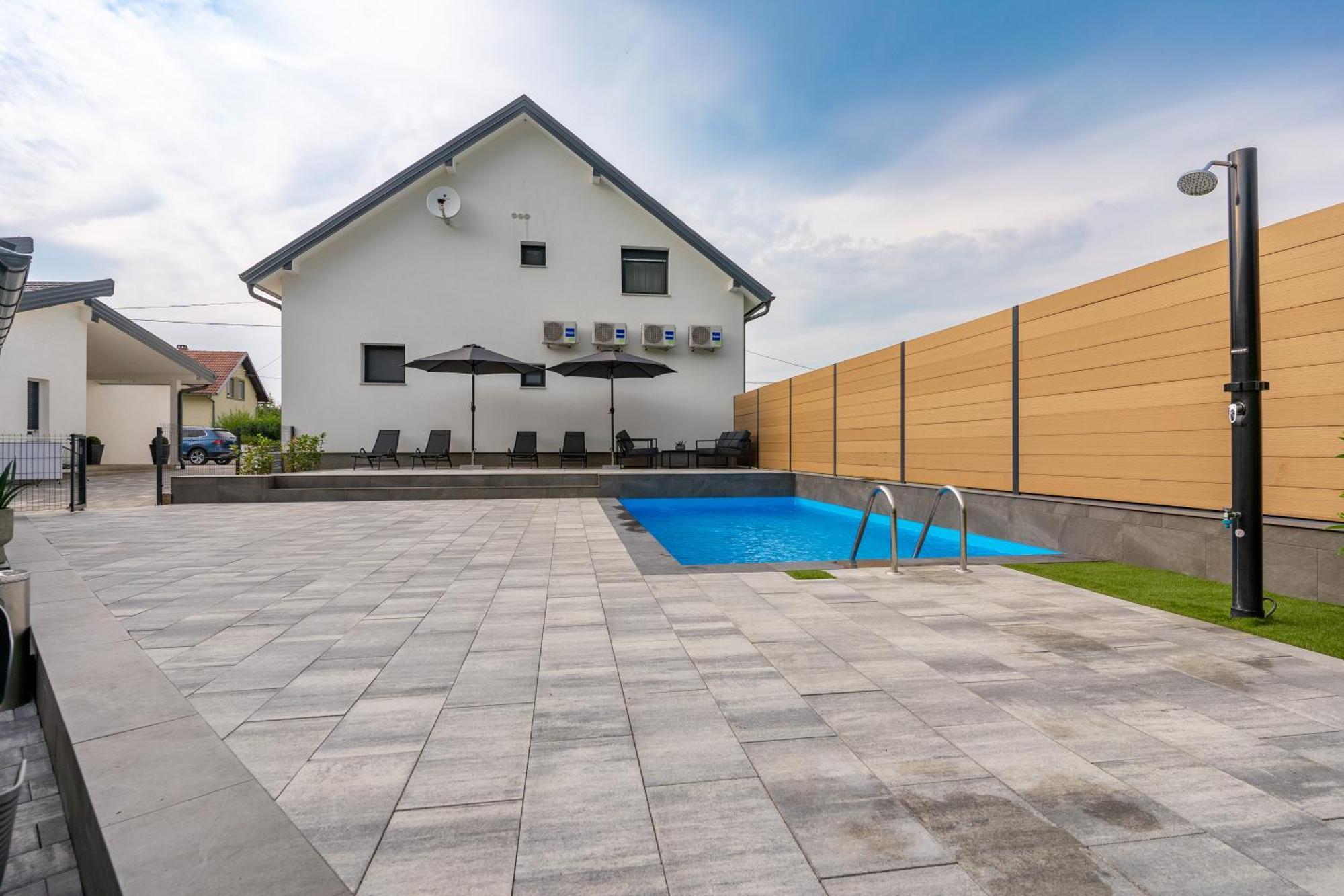 Apartments & Room Forest Слунь Екстер'єр фото