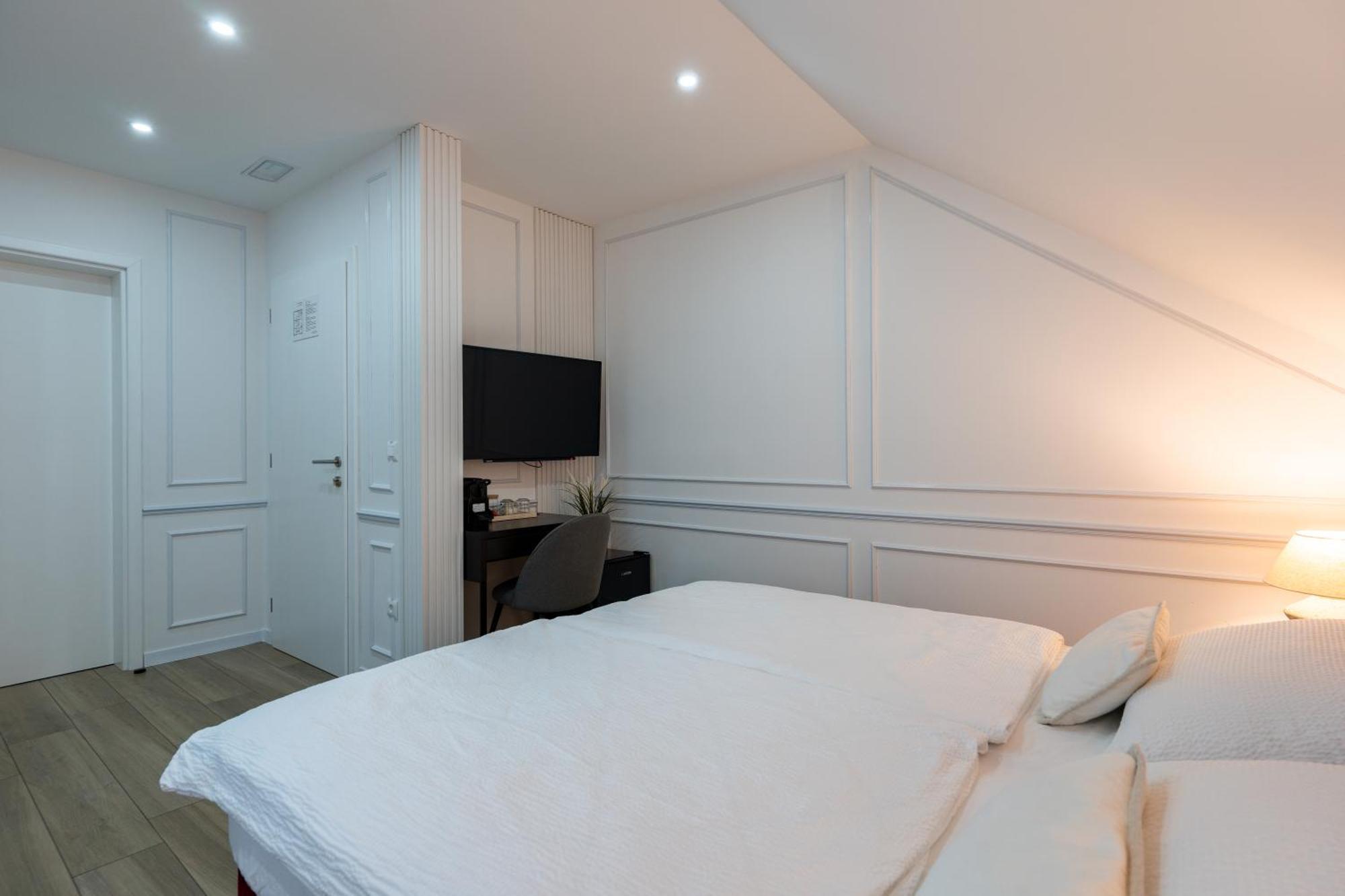 Apartments & Room Forest Слунь Екстер'єр фото