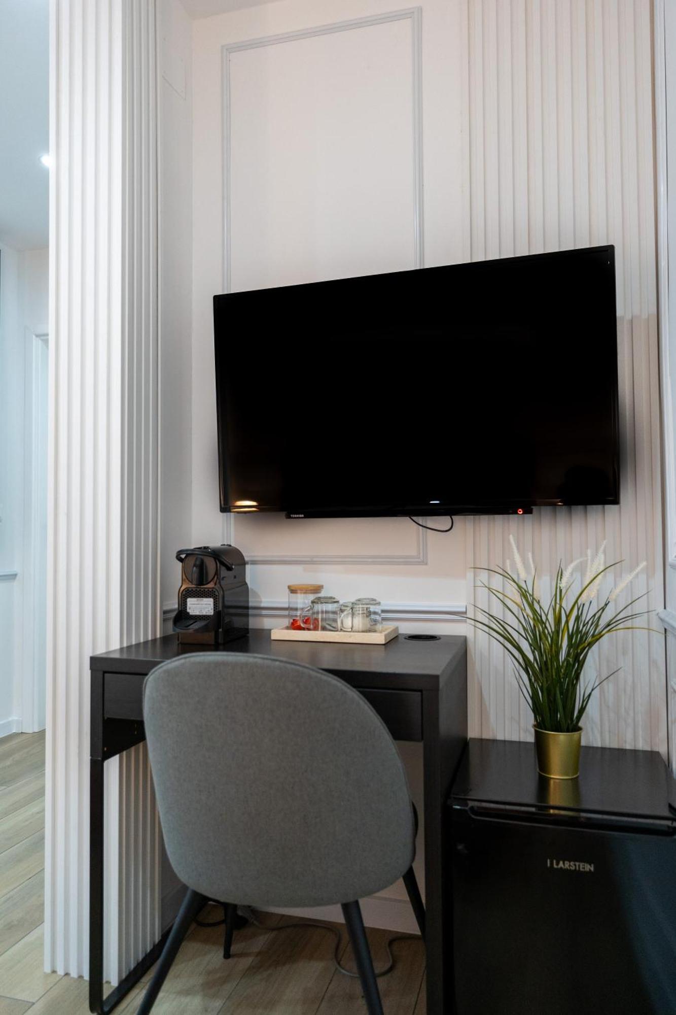 Apartments & Room Forest Слунь Екстер'єр фото