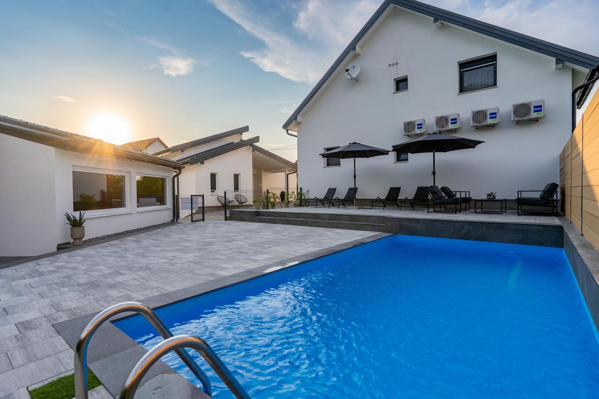 Apartments & Room Forest Слунь Екстер'єр фото